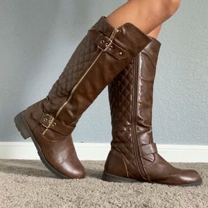 TALL BROWN BOOTS